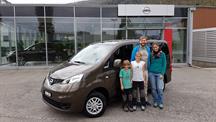 Familie Schmid Schnyder aus Horriwil mit ihrem Nissan Evalia
